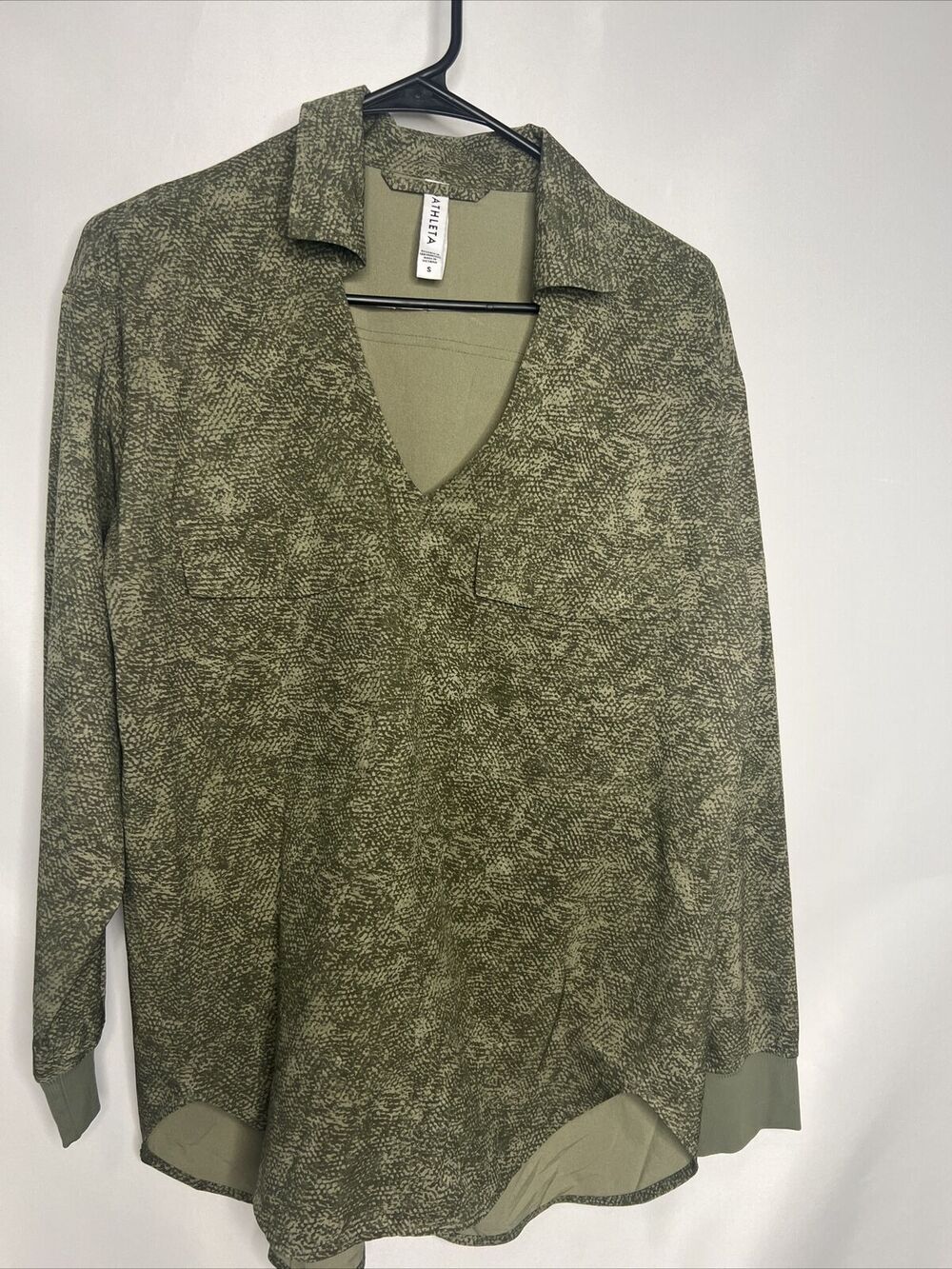 Athleta Top Womens Small Olive Green Zuma Printed Viper Shadow Long Sleeve Tunic